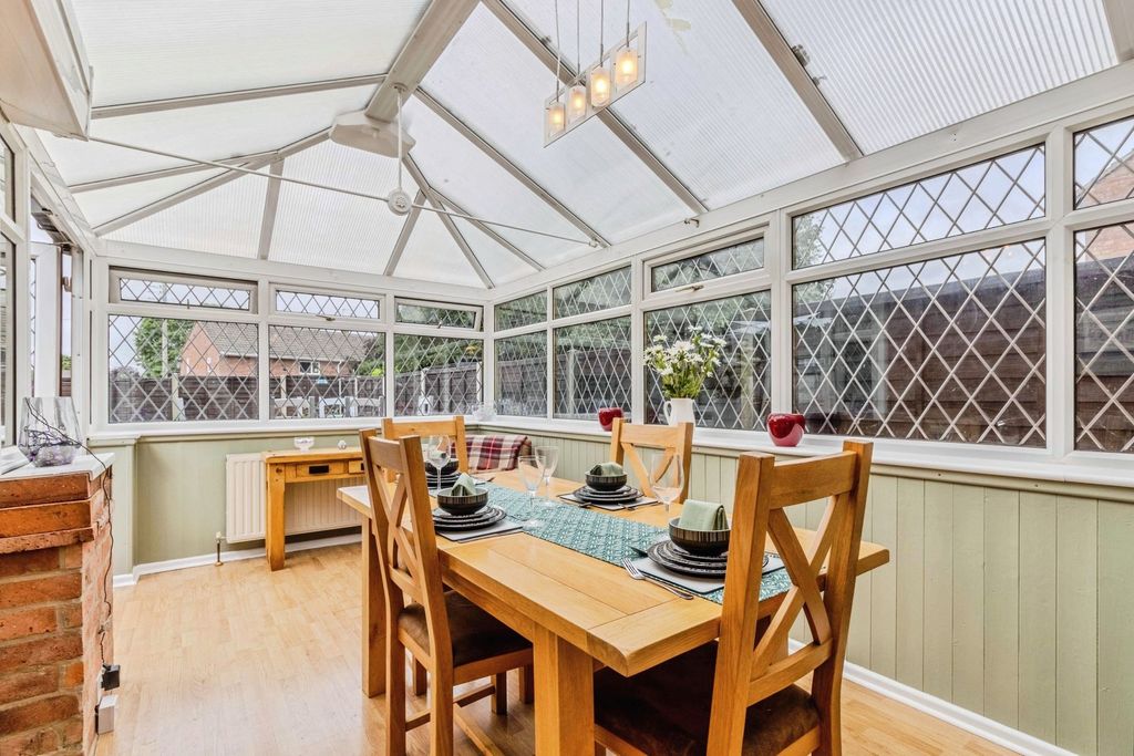 Property photo 2 of 16 Conservatory