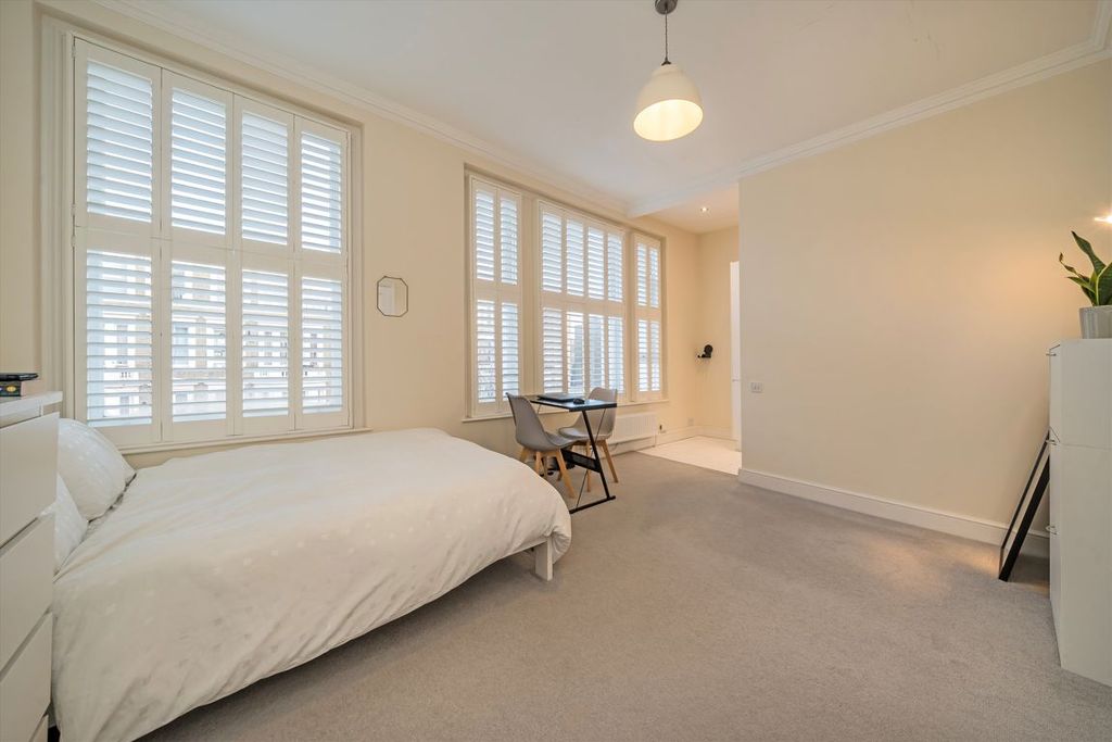 Property photo 3 of 5