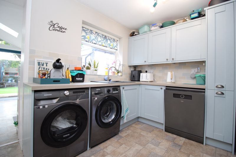 Property photo 3 of 18 Kitchen