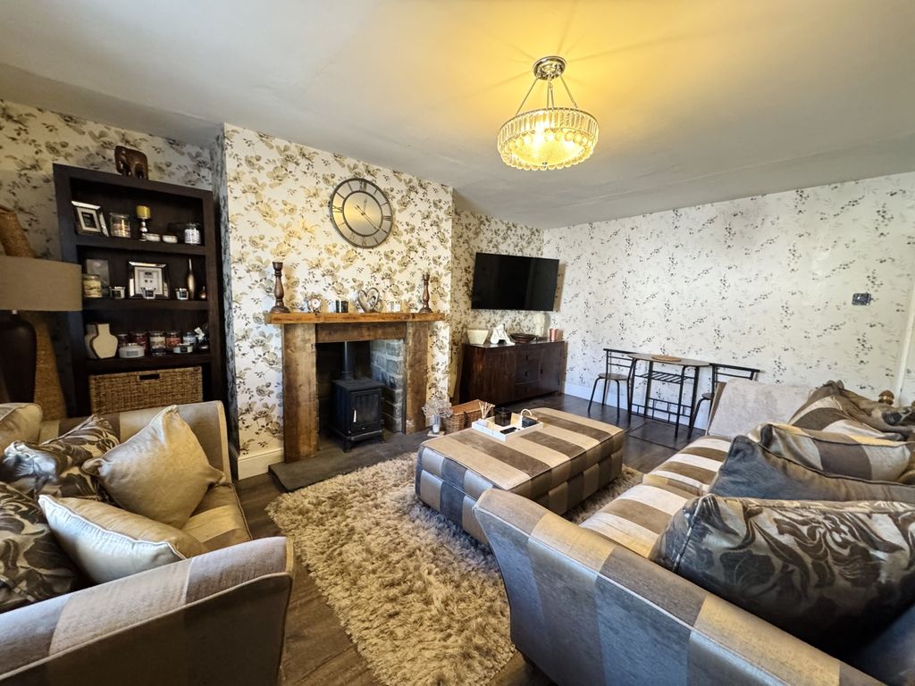 Property photo 3 of 14 Img_7124