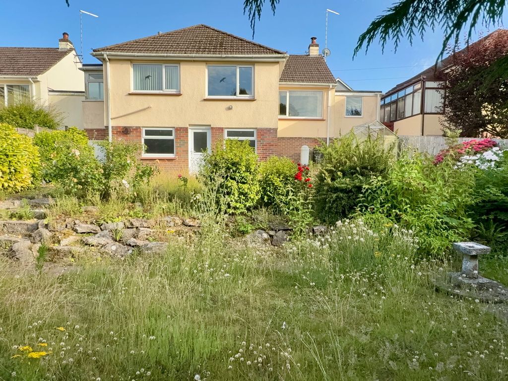 Property photo 2 of 23