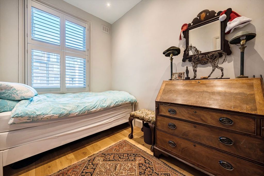 Property photo 3 of 6