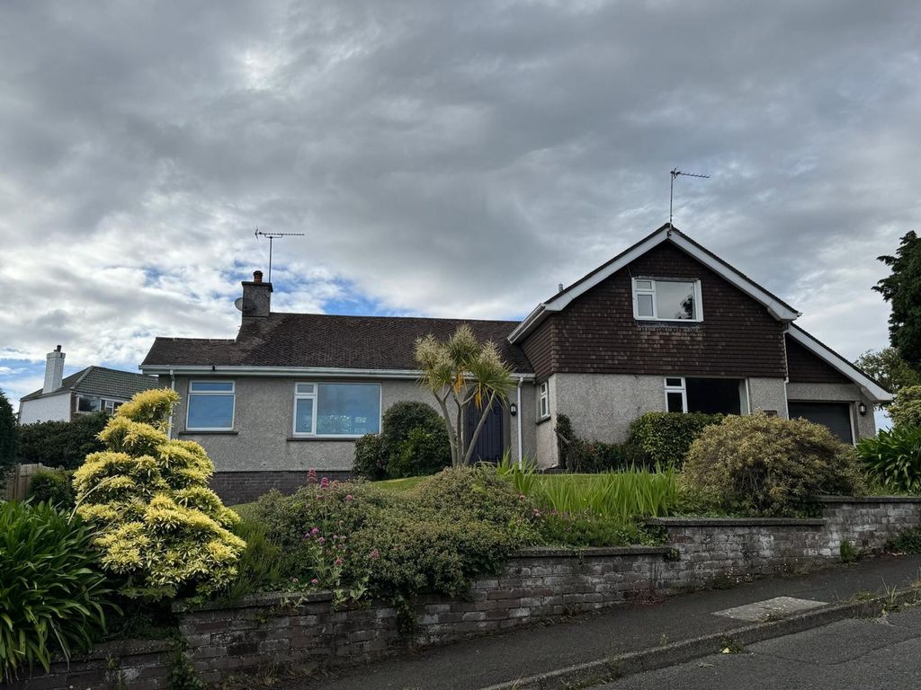 Property photo 1 of 3