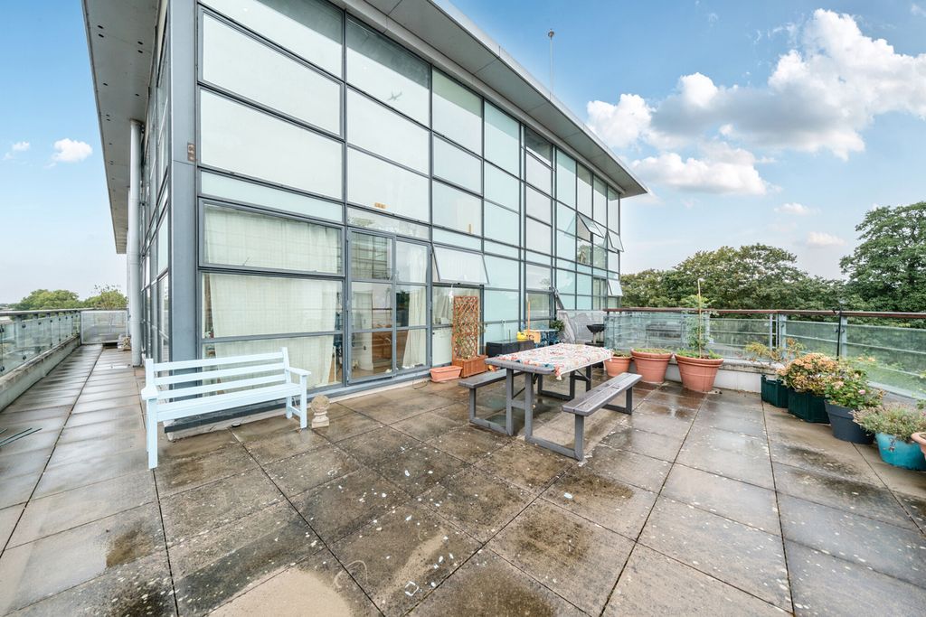 Property photo 1 of 21 1343756-12-68Ada9...