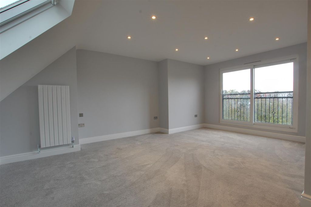 Property photo 3 of 11 Img_2269-Img_2271.Jpg