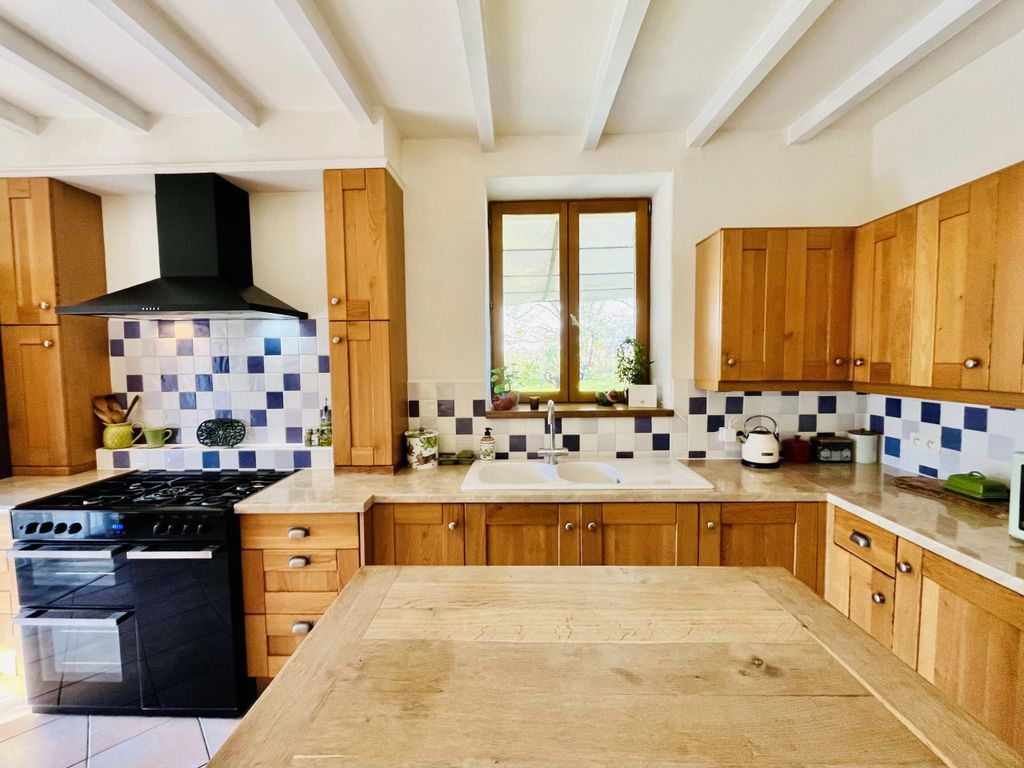 Property photo 2 of 25 564398Eab52A580520A0649c647639Bd_9Ae6B24d3d_3876-Original