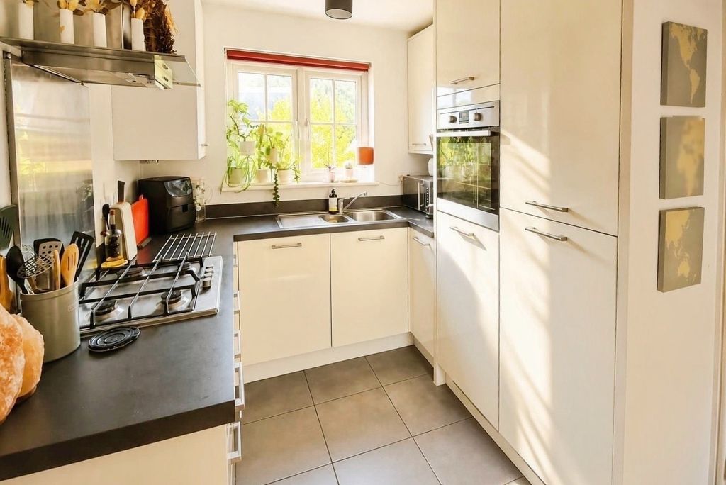 Property photo 3 of 7 Pbox-Img.Jpg
