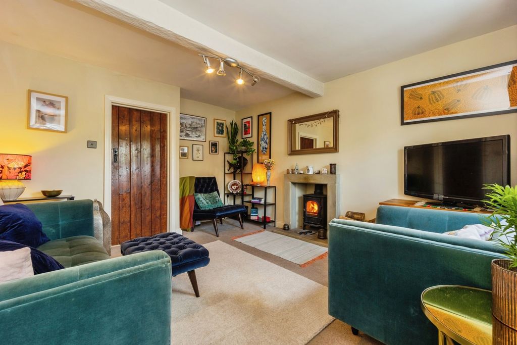 Property photo 3 of 15 Recessed Log Burner