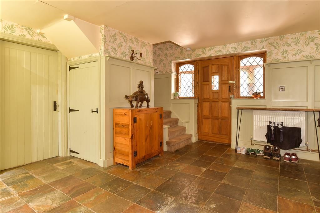 Property photo 3 of 19 Hallway