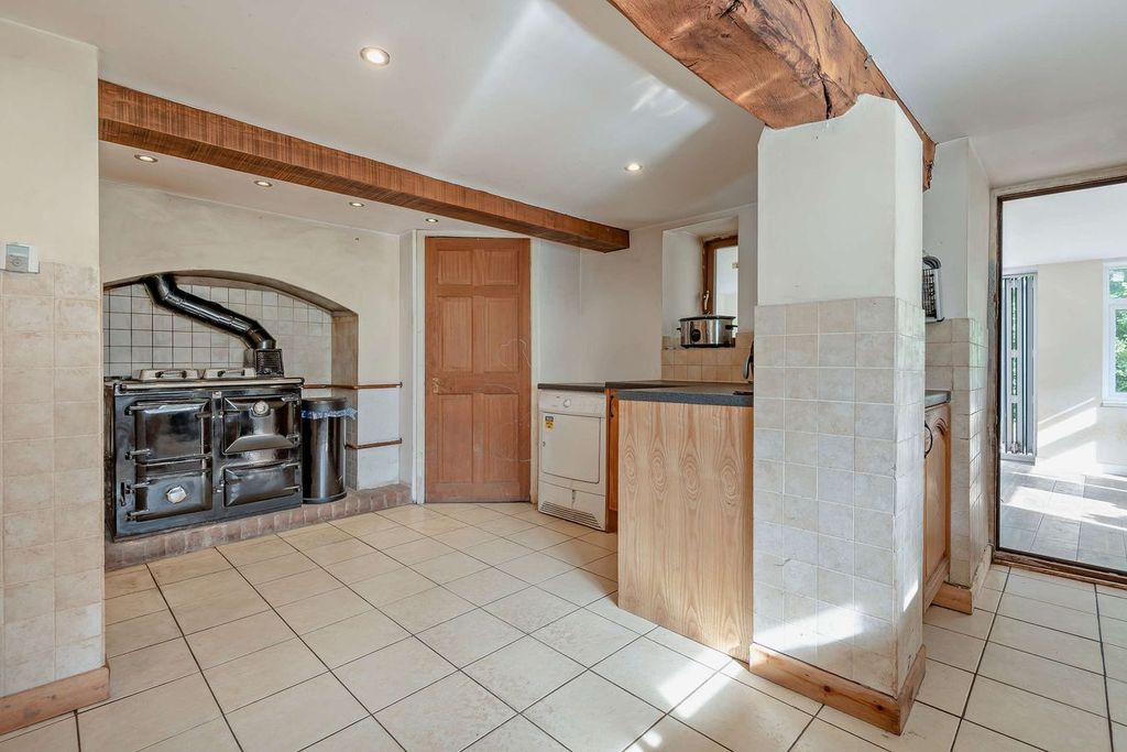 Property photo 2 of 31