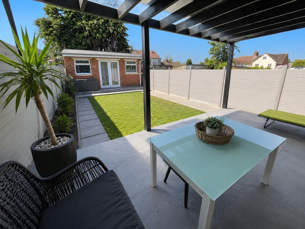 Property photo 2 of 10 5304172