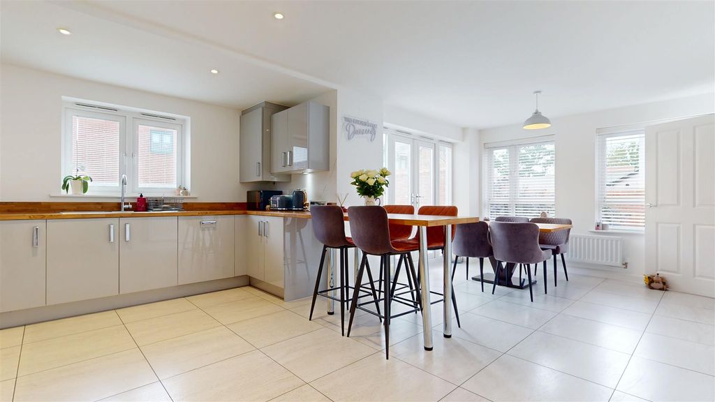 Property photo 3 of 23 05082025_181154.Jpg