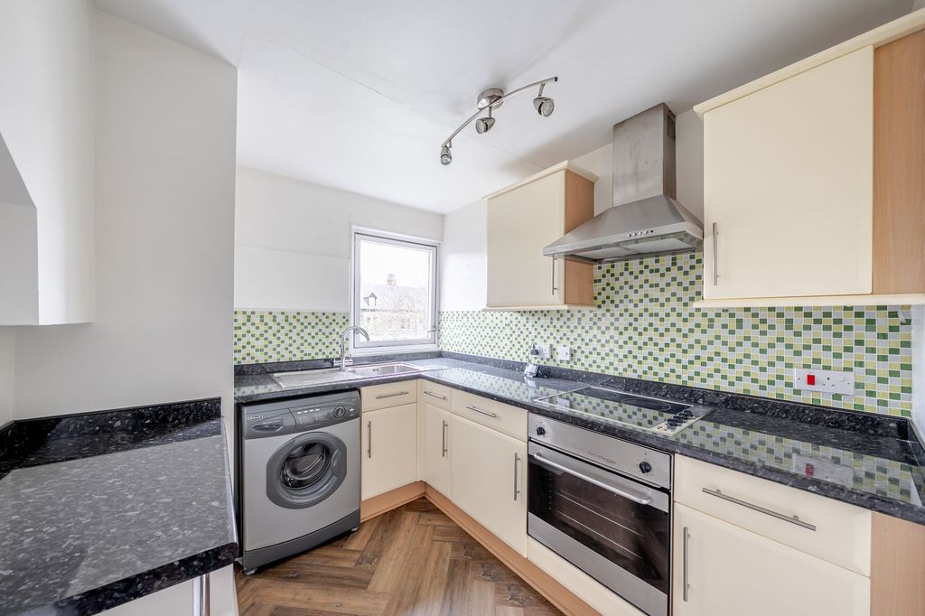 Property photo 2 of 12