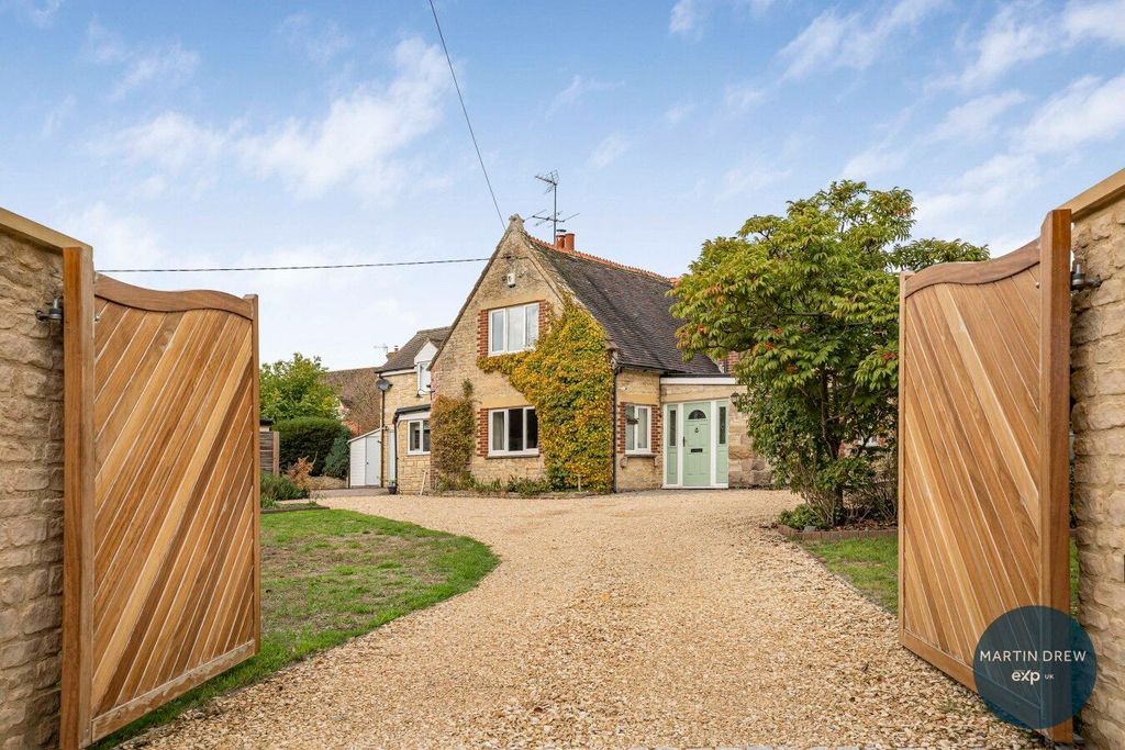 Property photo 1 of 23