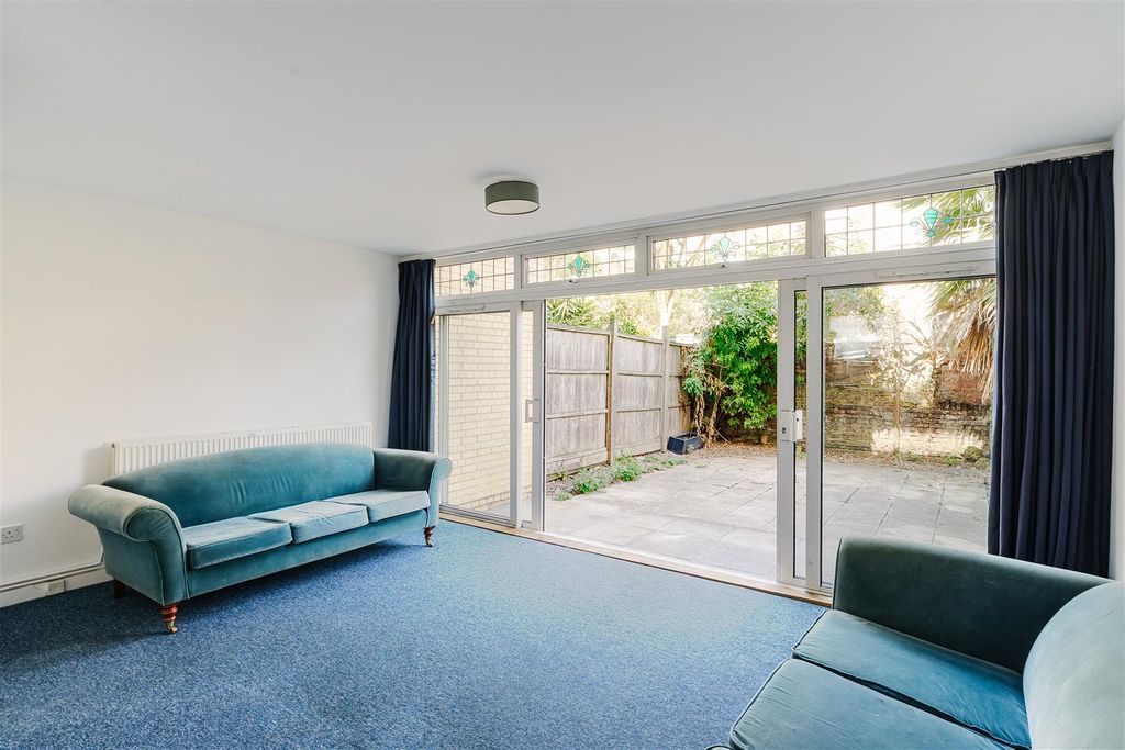 Property photo 2 of 21 Bassett_Street-02.Jpg