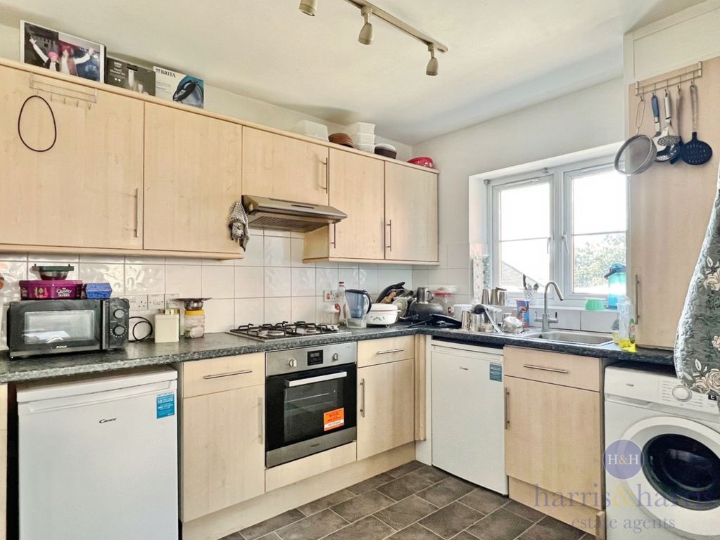 Property photo 3 of 11 Pbox-Img.Jpeg