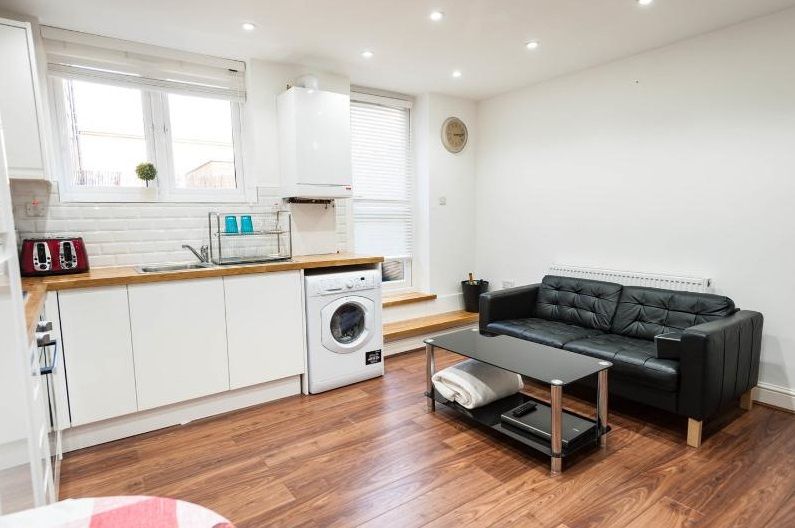 Property photo 1 of 14 Photo 9