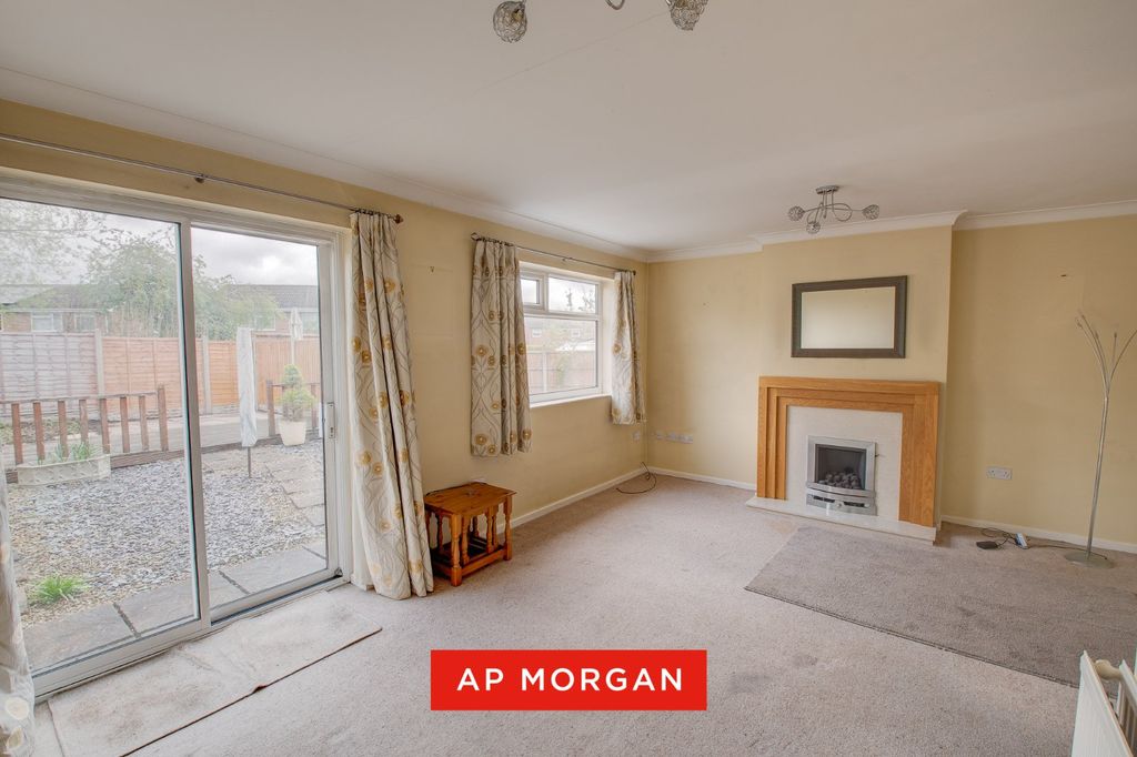 Property photo 3 of 10 Picture No. 12