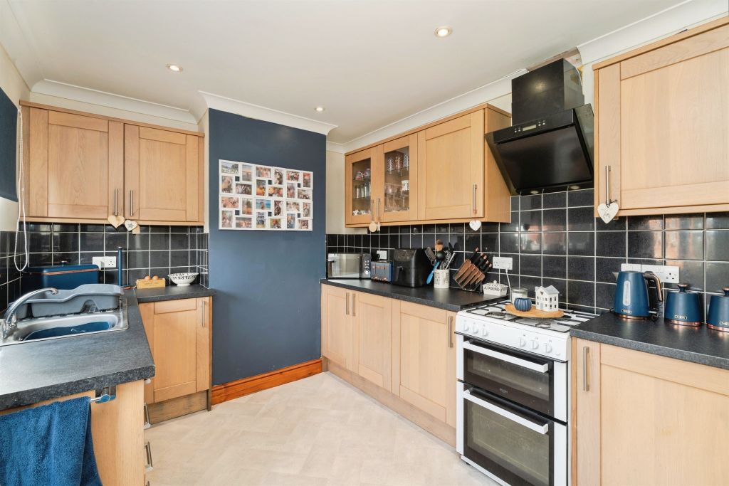 Property photo 3 of 14