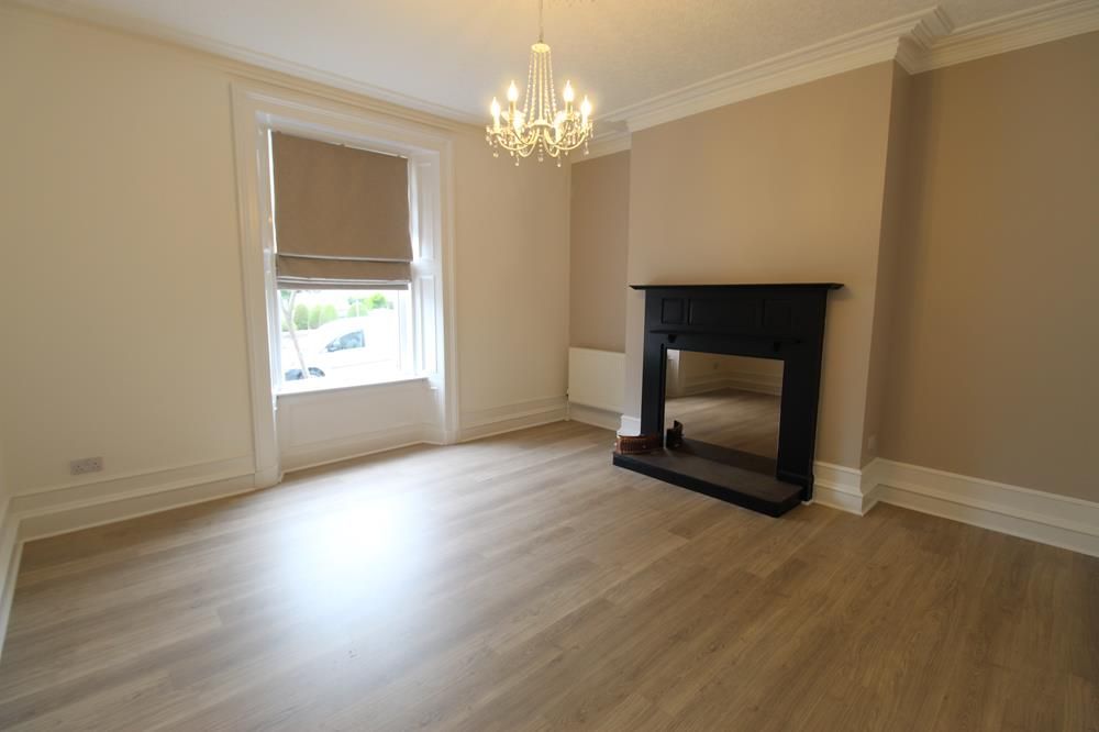 Property photo 1 of 11 Lounge