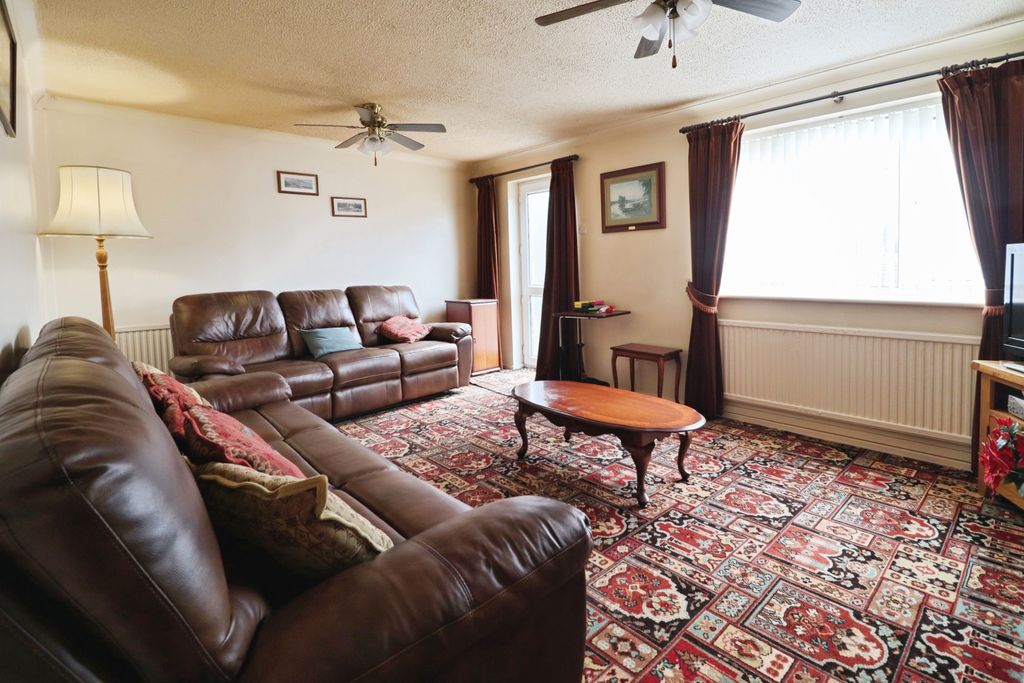 Property photo 2 of 20 Img_1380