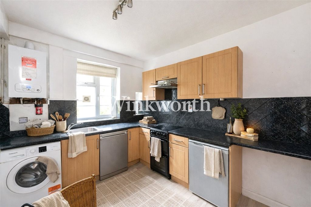 Property photo 3 of 9 Picture No. 20