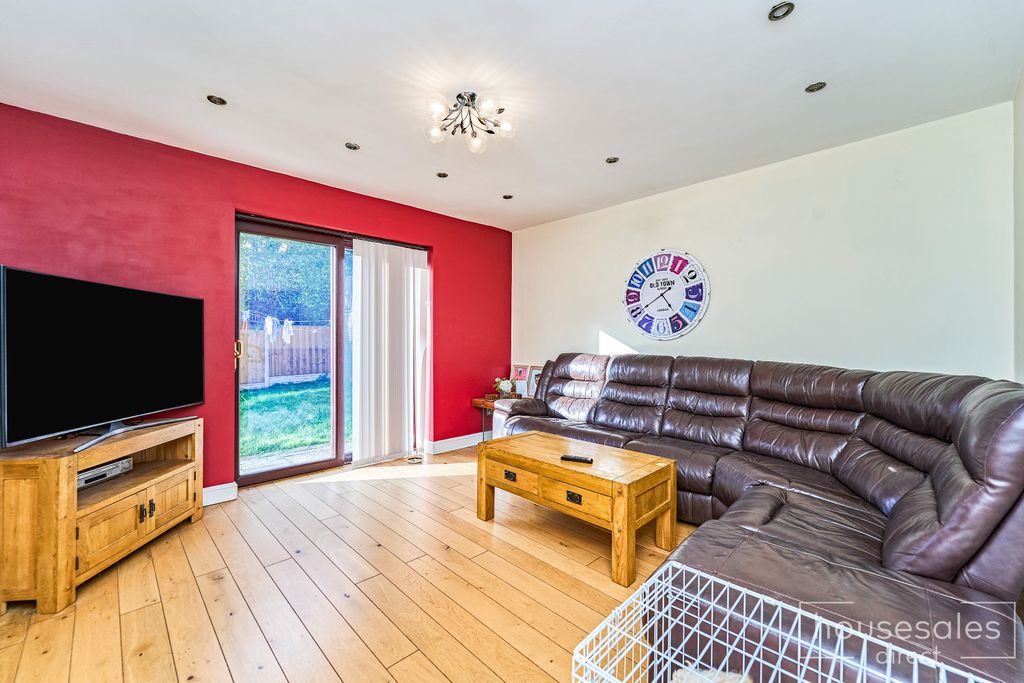 Property photo 2 of 20