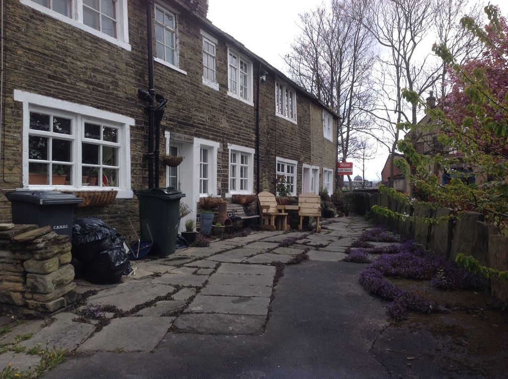 Property photo 1 of 8 Frontage