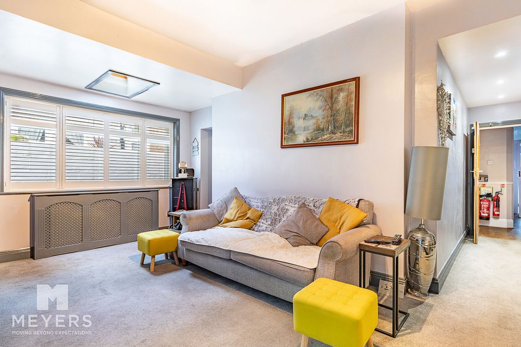 Property photo 3 of 23