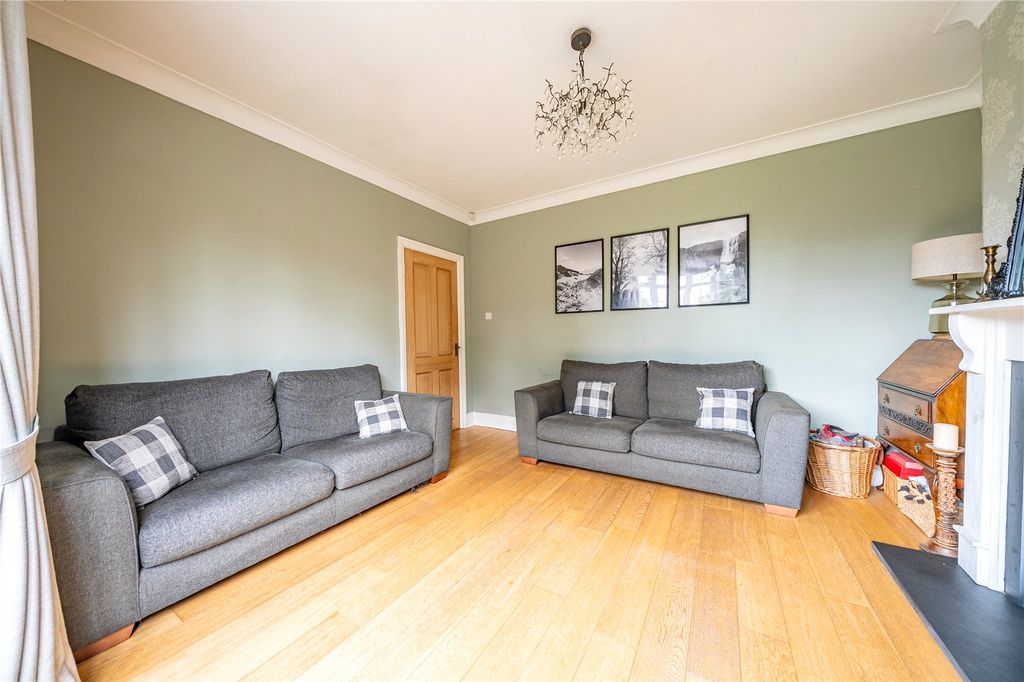 Property photo 3 of 22 Picture No. 05