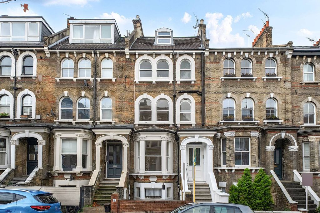 Property photo 2 of 12