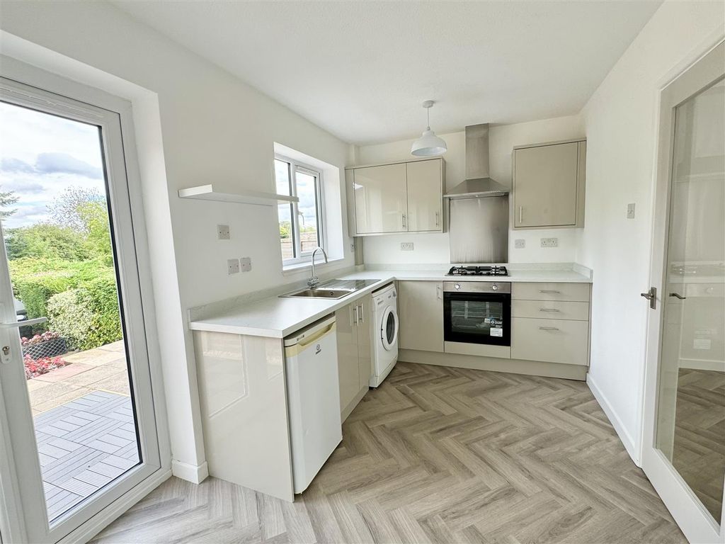 Property photo 2 of 12 6E3Fb10E-A664-4D2A-B941-757F46D9Cf93.Jpeg