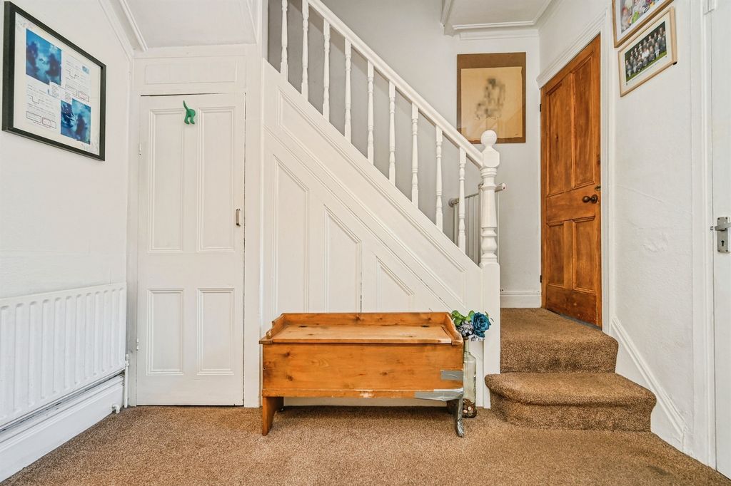 Property photo 2 of 38