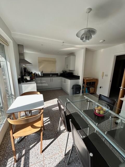 Property photo 2 of 8 Kitchen