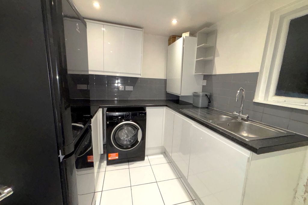 Property photo 3 of 6 Picture No. 02