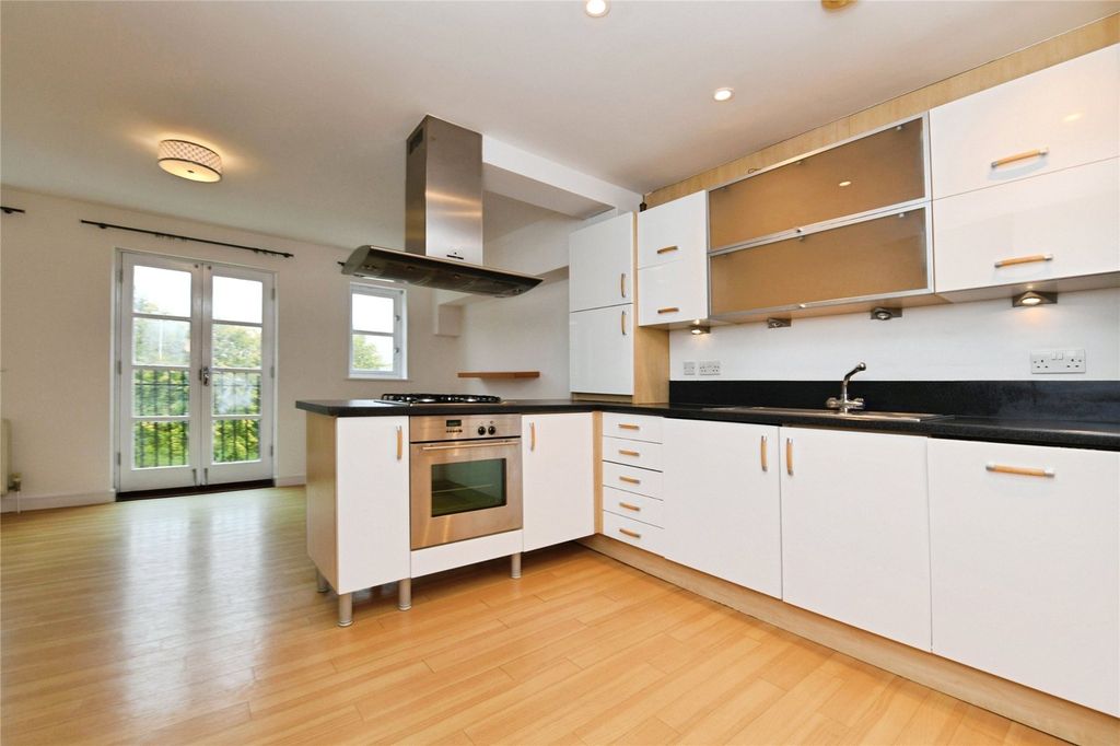 Property photo 2 of 15 Internal