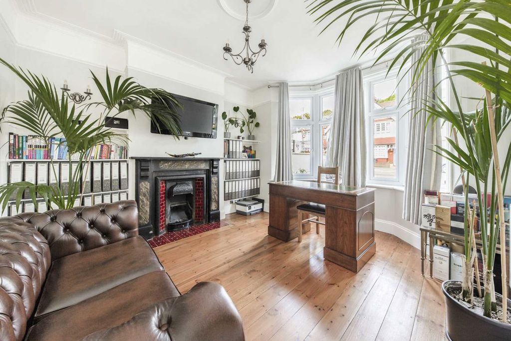 Property photo 2 of 9