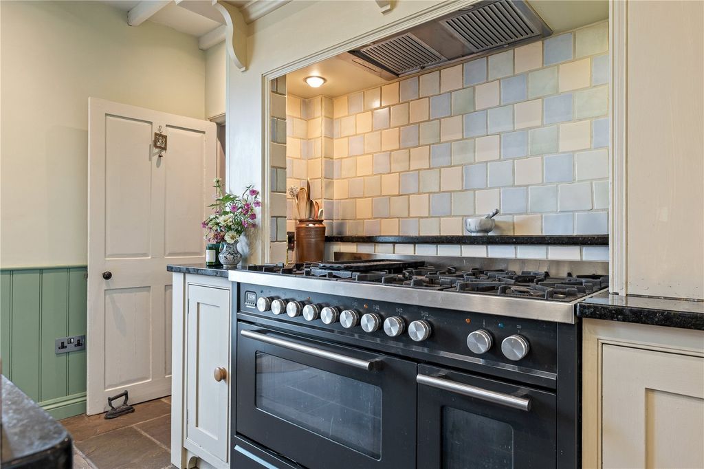 Property photo 3 of 42 Picture No. 50