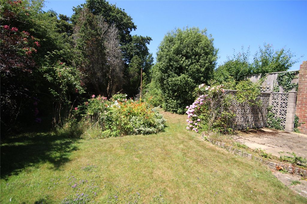 Property photo 2 of 15 Picture No. 17