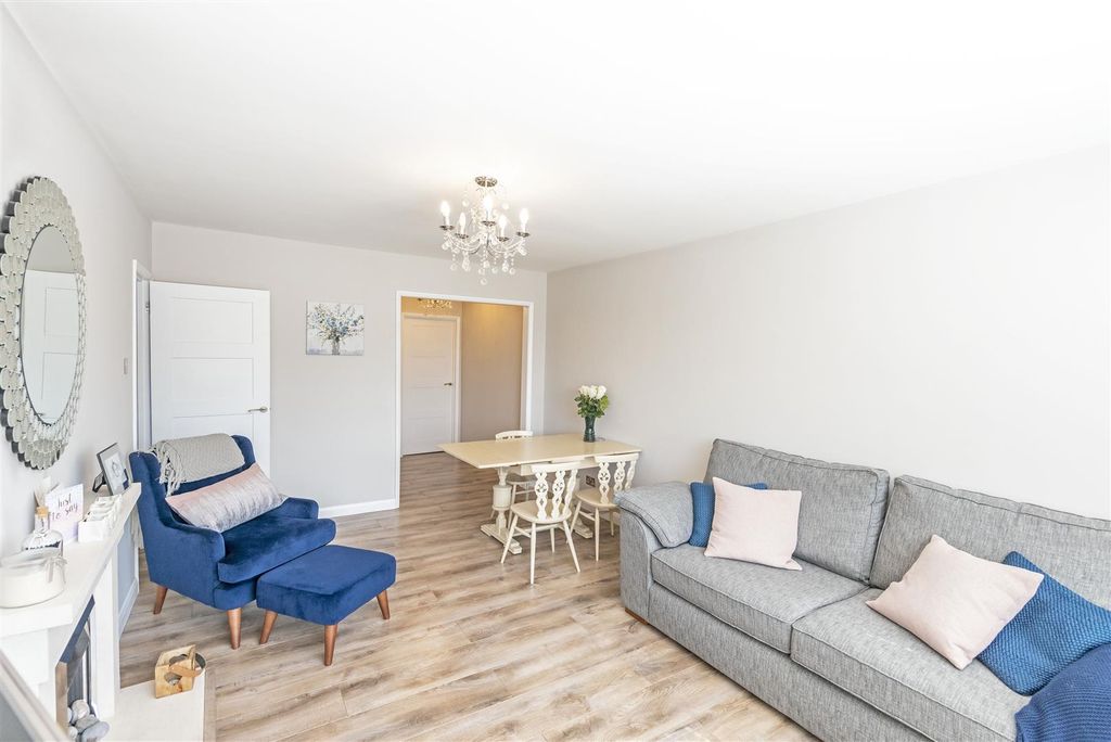 Property photo 2 of 11 Reception Room