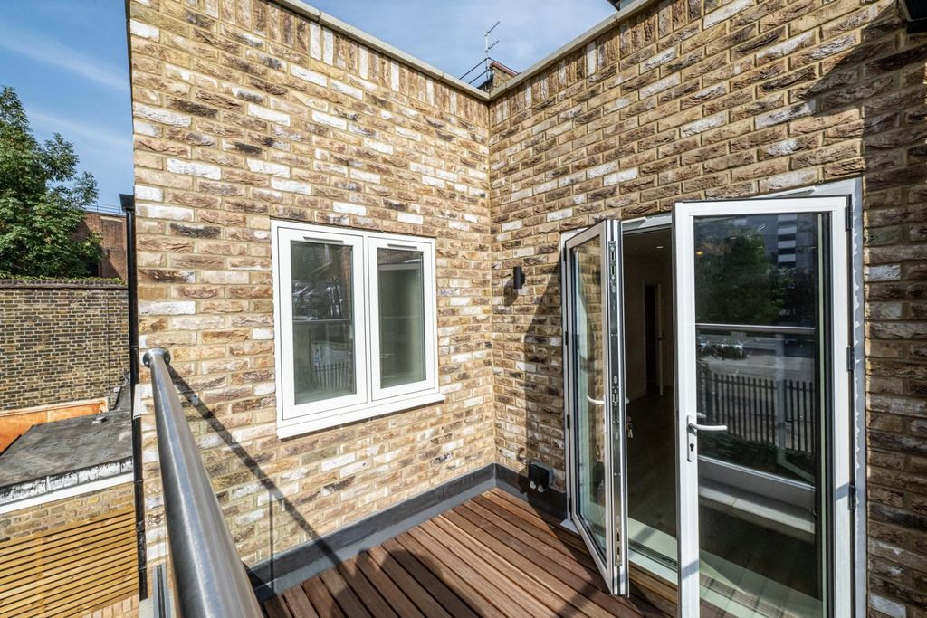 Property photo 2 of 7 Kilburn High Road 183B-007 Lr.Jpg