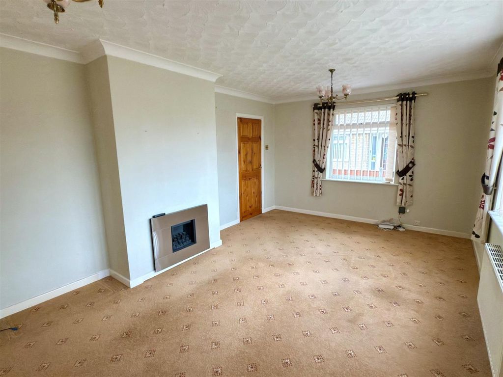 Property photo 2 of 11 Lounge Diner.Jpg