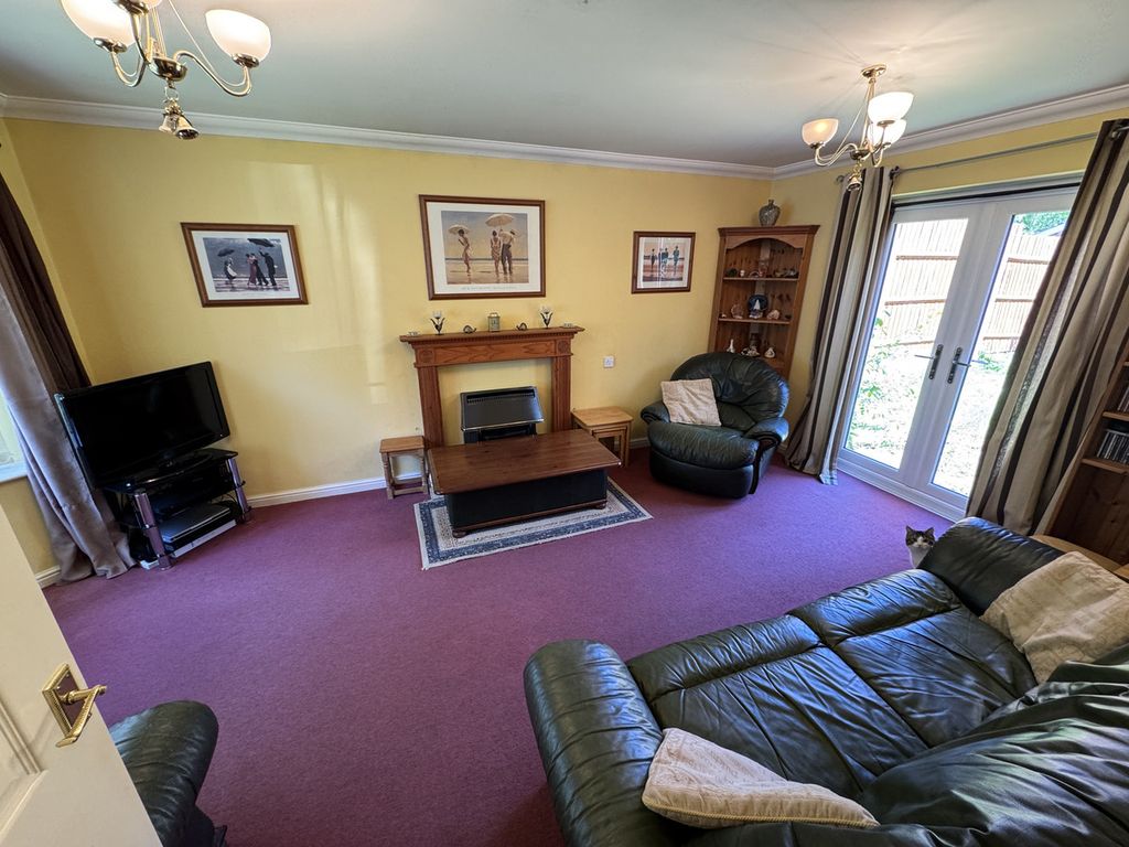 Property photo 3 of 28