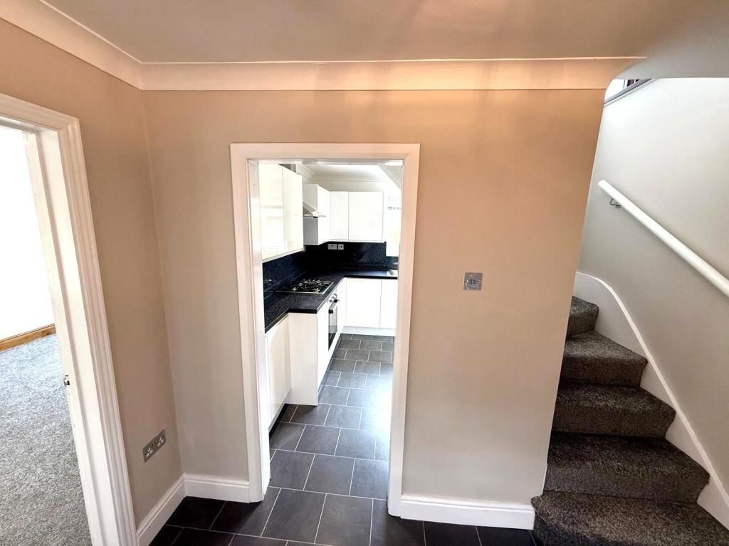 Property photo 3 of 27