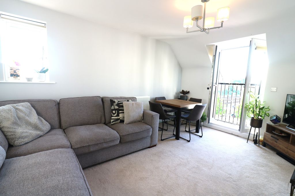 Property photo 3 of 9