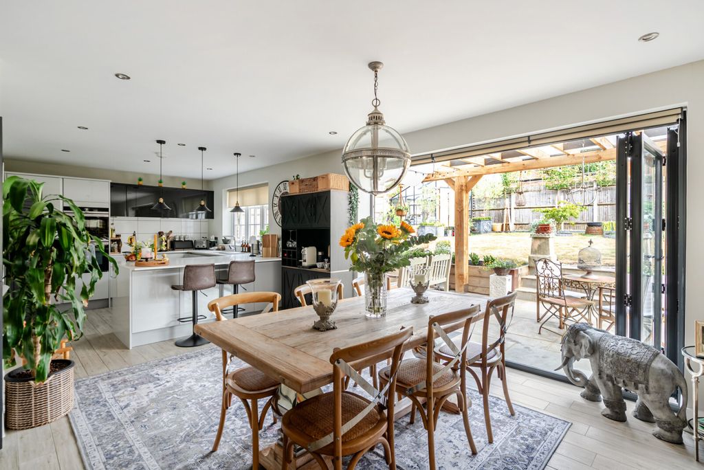 Property photo 2 of 21 1493138-14-6A4Fce...