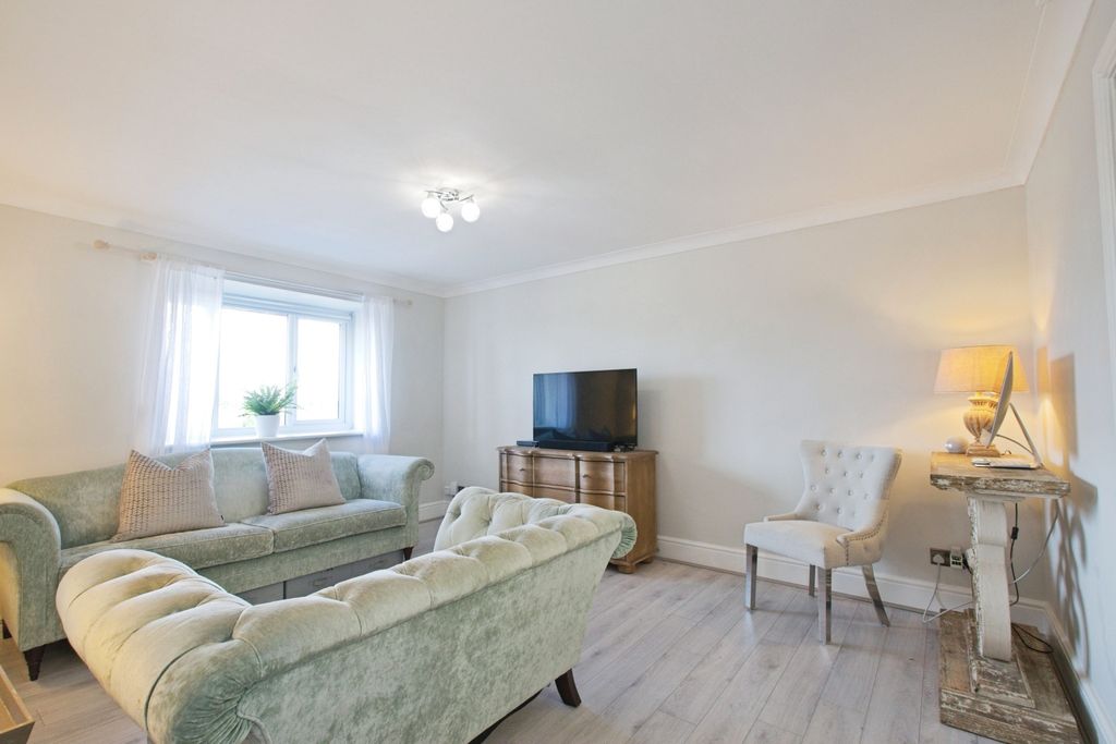 Property photo 3 of 19 Img_1294