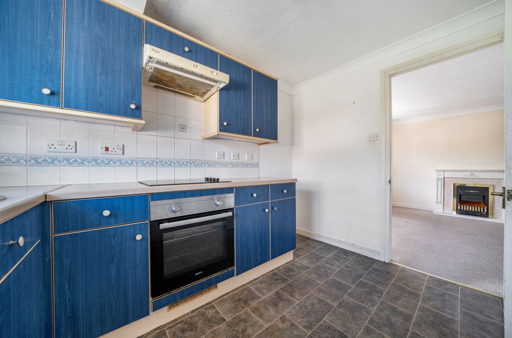 Property photo 3 of 14 3 - 1331377-13-688378...