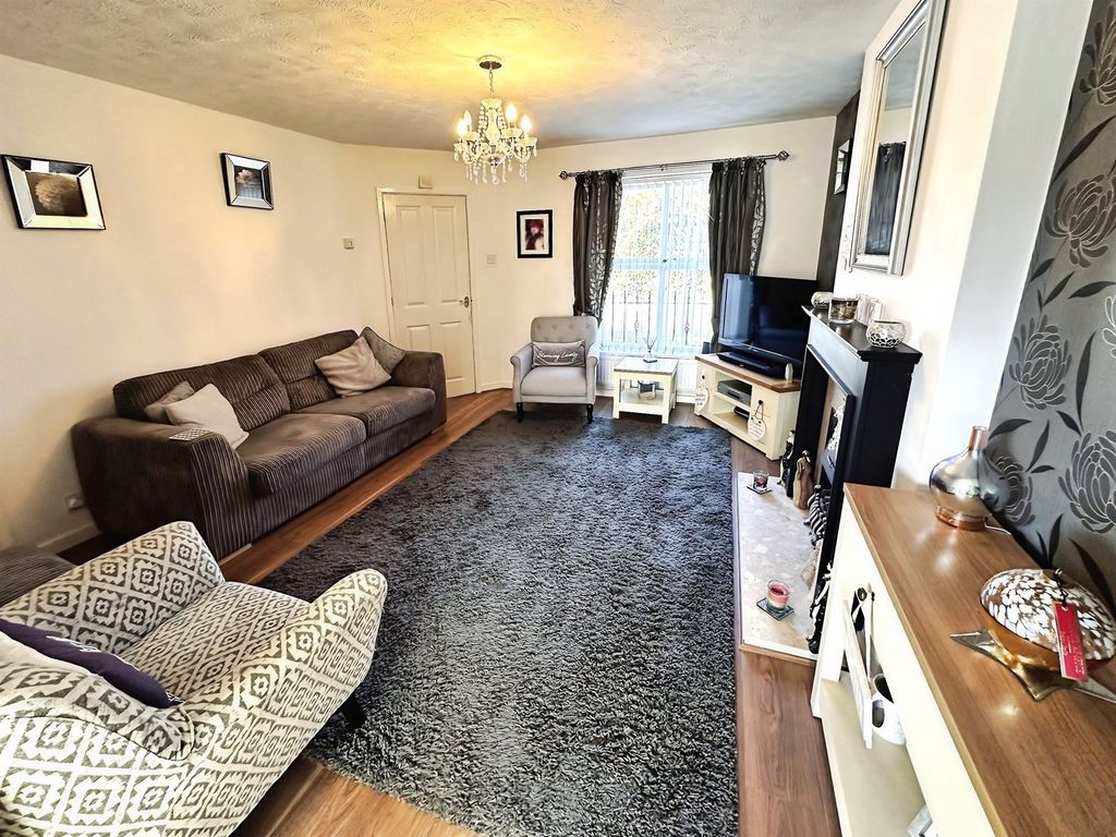 Property photo 3 of 15