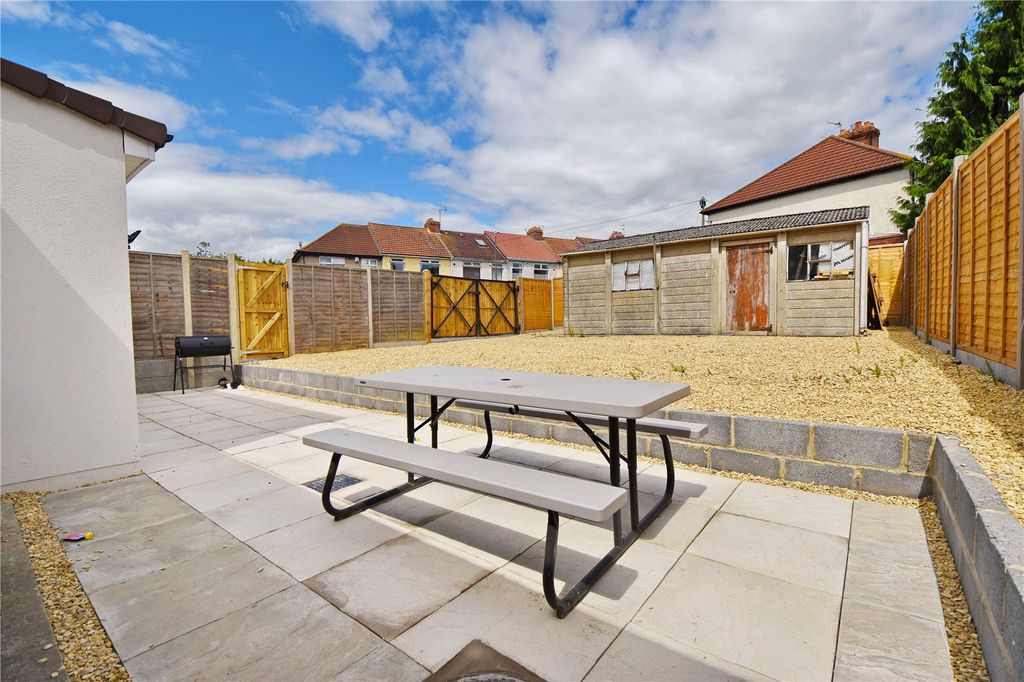 Property photo 3 of 9 Picture No. 04